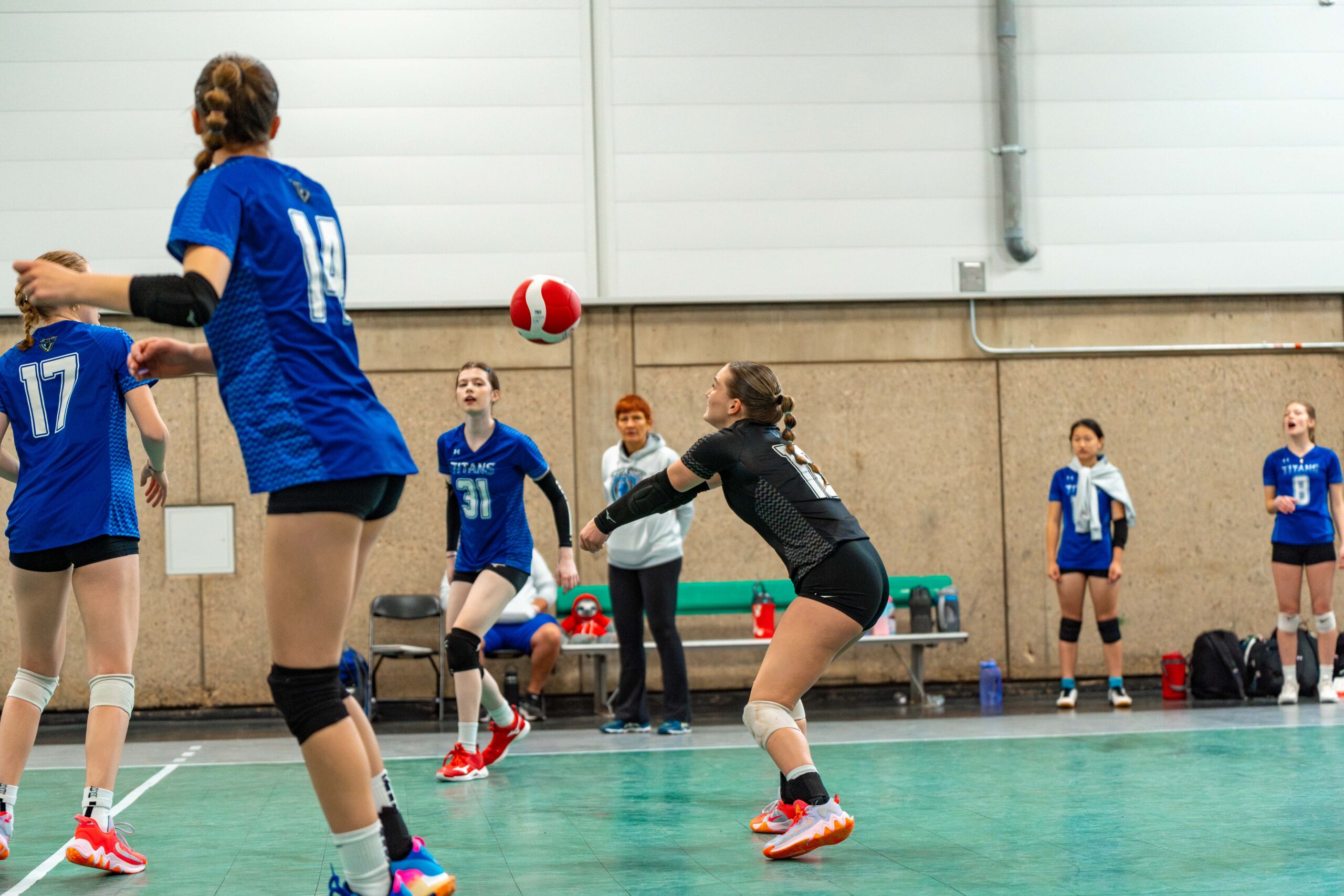 1000016670 girl blocking