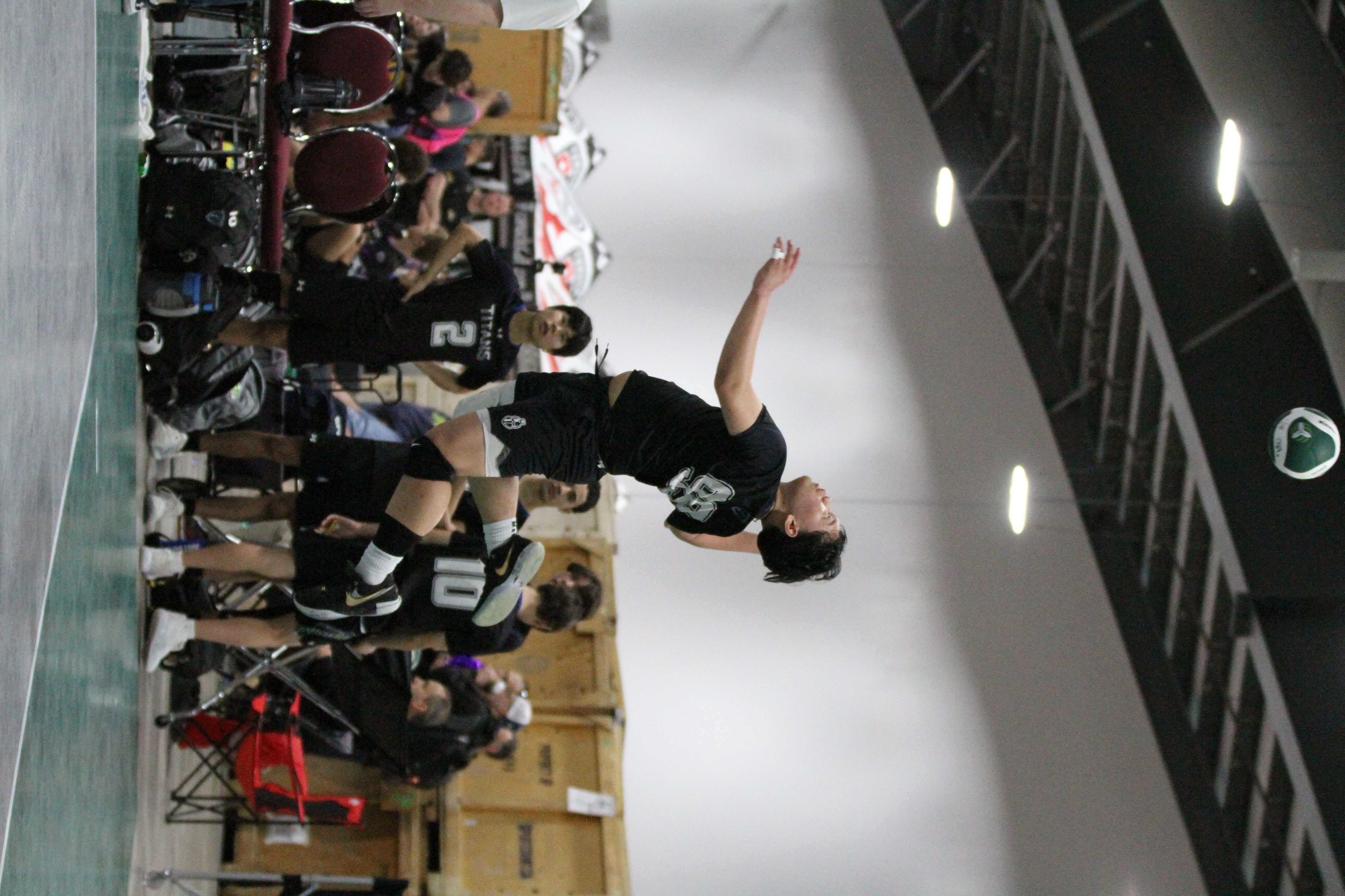 7DTB4922 (1) one handed spike